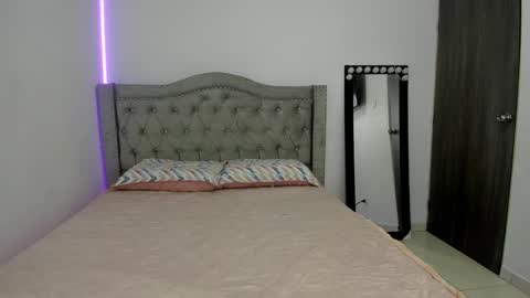 Snapshot of emilydauz chatting on 01/07/25, 06:05 Camila online show from 01/07/25, 06:05