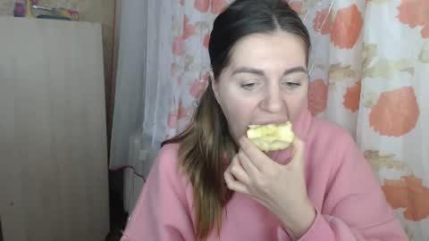 Snapshot of emilyfork chatting on 02/21/25, 02:59 emilyfork online show from 02/21/25, 02:59