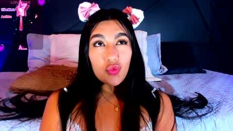 Snapshot of emilyh_ chatting on 01/14/25, 02:00 Emily online show from 01/14/25, 02:00
