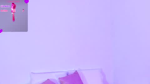 Snapshot of emilyh_ chatting on 02/06/25, 01:32 Emily online show from 02/06/25, 01:32