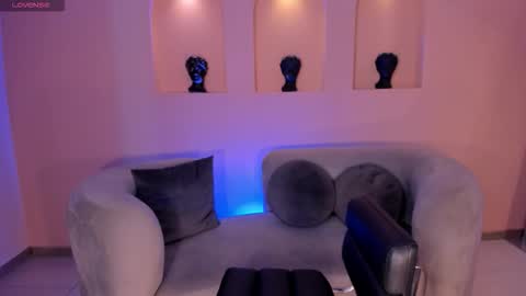 Emily online show from 10/21/25, 04:13