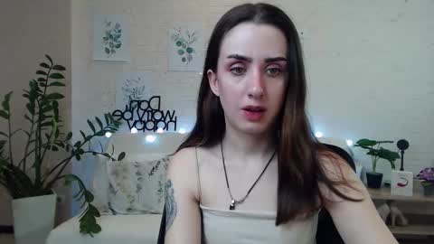 Snapshot of emilylayer chatting on 01/10/25, 12:27 Emyli online show from 01/10/25, 12:27