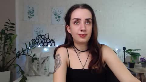 Snapshot of emilylayer chatting on 01/18/25, 09:24 Emyli online show from 01/18/25, 09:24