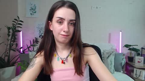 Snapshot of emilylayer chatting on 01/29/25, 03:01 Emyli online show from 01/29/25, 03:01
