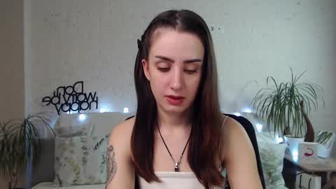 Snapshot of emilylayer chatting on 02/08/25, 09:04 Emyli online show from 02/08/25, 09:04