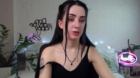 Snapshot of emilylayer chatting on 02/15/25, 11:58 Emyli online show from 02/15/25, 11:58