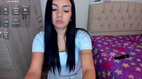 Snapshot of emilypink_1 chatting on 12/23/24, 05:22 Emily online show from 12/23/24, 05:22