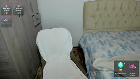 Snapshot of emilypink_1 chatting on 01/26/25, 12:26 Emily online show from 01/26/25, 12:26