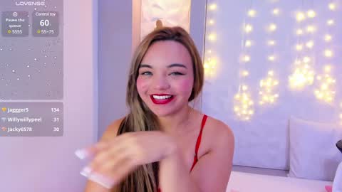 Snapshot of emilyrouss_ chatting on 12/29/24, 01:24 EMILY online show from 12/29/24, 01:24