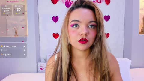 Snapshot of emilyrouss_ chatting on 02/09/25, 01:22 EMILY online show from 02/09/25, 01:22