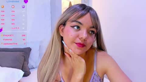 Snapshot of emilyrouss_ chatting on 02/27/25, 01:38 EMILY online show from 02/27/25, 01:38