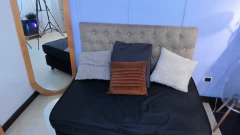 Emily Thyson online show from 10/13/25, 12:05