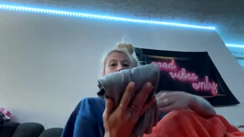 emilywarren296 online show from 09/13/25, 04:07