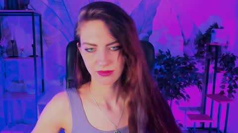 Snapshot of emilywiled chatting on 02/09/25, 12:08 Emily online show from 02/09/25, 12:08