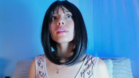    online show from 10/01/25, 01:55