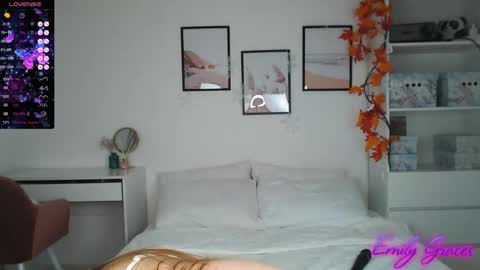 Snapshot of emilyxgrasez chatting on 02/11/25, 10:07 Emily online show from 02/11/25, 10:07