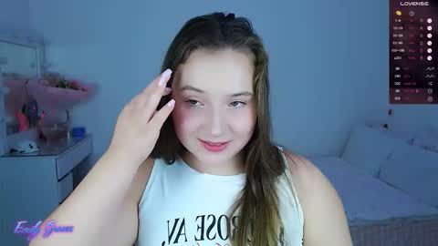 Snapshot of emilyxgrasez chatting on 09/13/25, 12:32 Emily online show from 09/13/25, 12:32