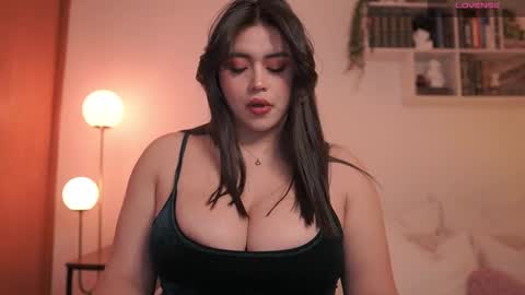 Snapshot of emilyxrose_ chatting on 03/06/25, 06:05 IG thickemmsss online show from 03/06/25, 06:05
