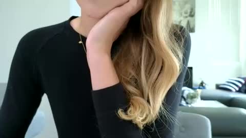 emilly online show from 10/17/25, 08:11