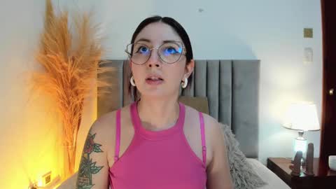 Snapshot of emilyywatson chatting on 02/19/25, 11:38 Emilyy Watson online show from 02/19/25, 11:38