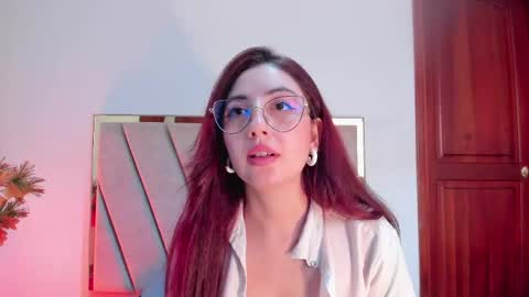 Snapshot of emilyywatson chatting on 02/22/25, 03:14 Emilyy Watson online show from 02/22/25, 03:14
