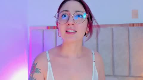 Snapshot of emilyywatson chatting on 09/10/25, 12:21 Emilyy Watson online show from 09/10/25, 12:21