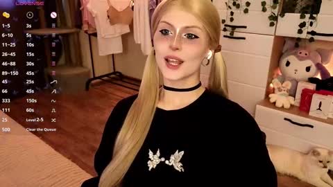 emimiy online show from 10/08/25, 08:23