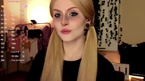 emimiy online show from 10/19/25, 09:10