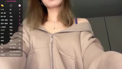 Nadya online show from 10/21/25, 12:22