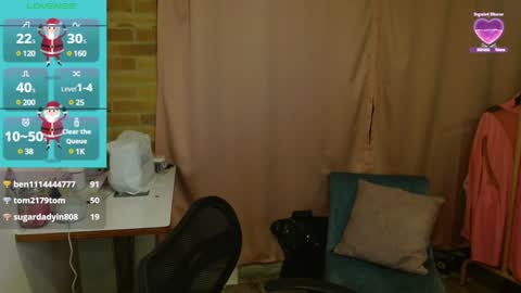 Snapshot of emitaa17228 chatting on 12/16/24, 01:53 emma online show from 12/16/24, 01:53