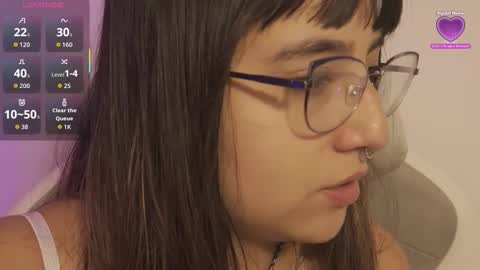 Snapshot of emitaa17228 chatting on 11/04/25, 08:19 emma online show from 11/04/25, 08:19