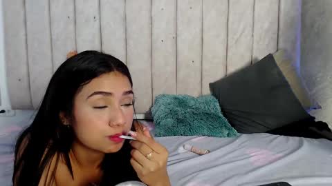 Snapshot of emma_and_aysha chatting on 03/10/25, 05:39 emma_and_aysha online show from 03/10/25, 05:39