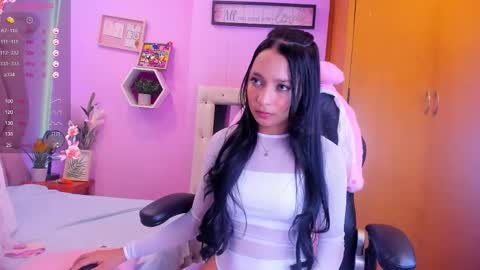 Emma Anturin online show from 10/29/25, 10:22