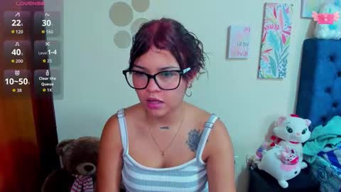 emma_boo_ online show from 10/31/25, 04:19