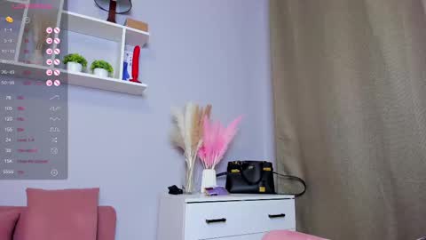 Snapshot of emma_clon chatting on 02/14/25, 05:09 Emma online show from 02/14/25, 05:09