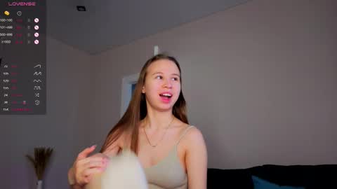 Snapshot of emma_clon chatting on 11/10/25, 04:55 Emma online show from 11/10/25, 04:55