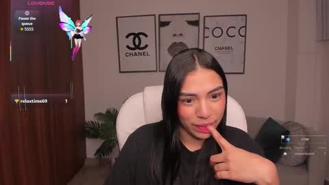 Snapshot of emma_connor1 chatting on 11/15/25, 07:38 Emma online show from 11/15/25, 07:38