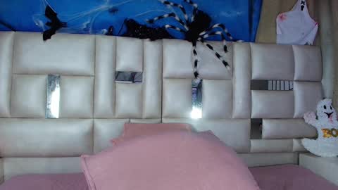 Emma online show from 10/29/25, 03:09