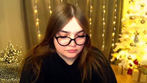 Snapshot of emma_dorn chatting on 12/03/24, 02:27 Eva online show from 12/03/24, 02:27