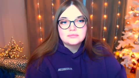 Snapshot of emma_dorn chatting on 12/13/24, 01:33 Eva online show from 12/13/24, 01:33