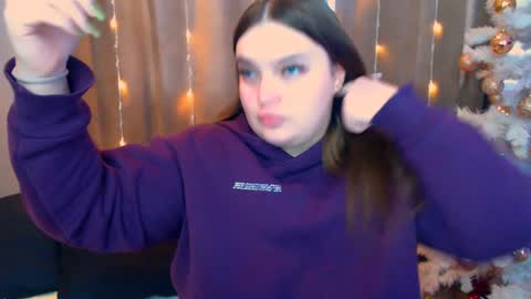 Snapshot of emma_dorn chatting on 01/06/25, 07:20 Eva online show from 01/06/25, 07:20