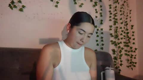 emma_johnson_ online show from 01/15/25, 02:27