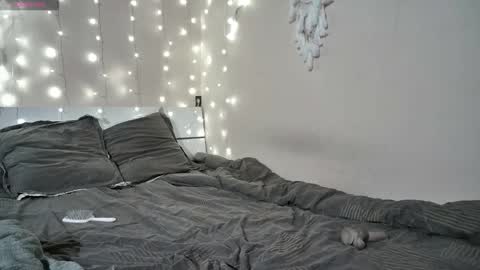 Snapshot of emma_just chatting on 09/25/25, 08:18 emma_just online show from 09/25/25, 08:18