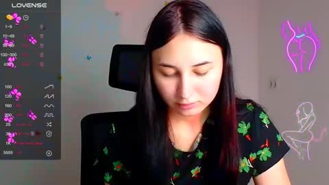 Snapshot of emma_loon chatting on 09/20/25, 06:25 Emma online show from 09/20/25, 06:25