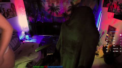 Snapshot of emma_luna059 chatting on 01/17/25, 10:12 LUNA online show from 01/17/25, 10:12