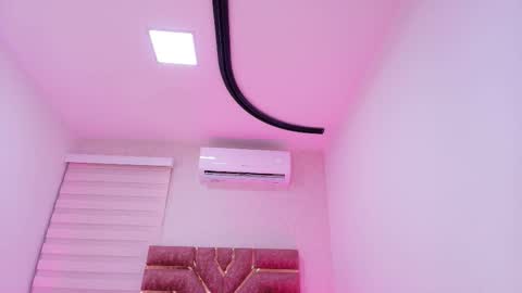 emma online show from 11/11/25, 11:54