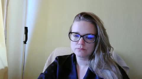 emma_misty_ online show from 10/01/25, 07:25