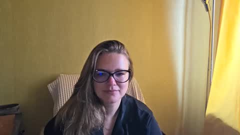 emma_misty_ online show from 10/03/25, 06:21