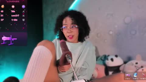 Snapshot of emma_nakamura chatting on 09/10/25, 10:37 online show from 09/10/25, 10:37
