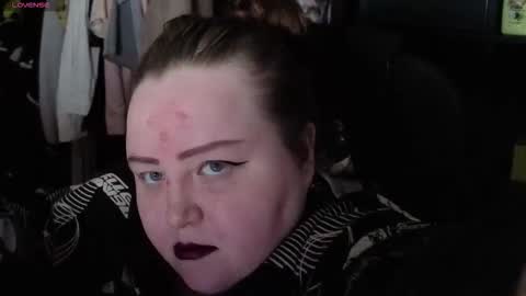 Emma Razumovskaya online show from 10/15/25, 12:11